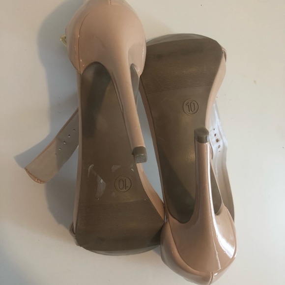 Heels - Picture 4 of 4